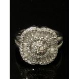 LADIES 18CT WHITE GOLD DIAMOND CLUSTER RING COMPRISING OF BAGUETTE & ROUND CUT DIAMONDS SIZE L