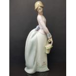 LLADRO FIGURE 7622 BASKET OF LOVE