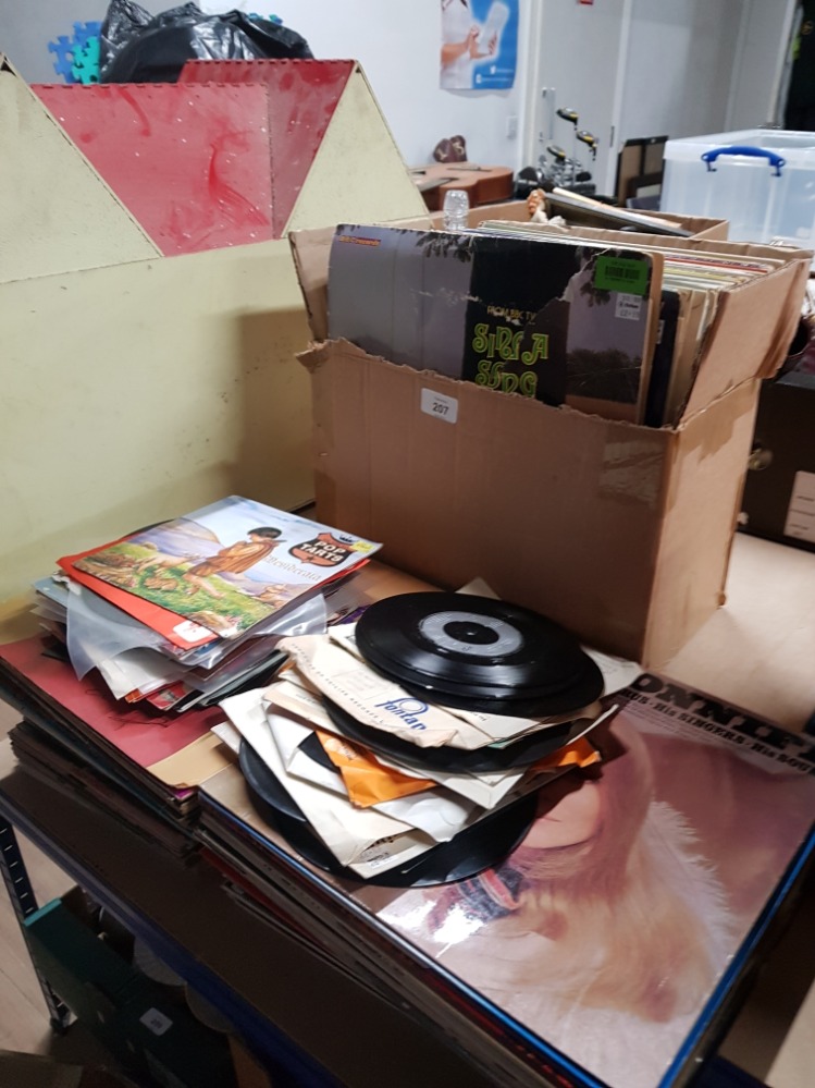 A LOT OF ASSORTED LP AND 45S RECORDS