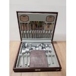 A CANTEEN CONTAINING 42 PIECES OF VINERS SILVER PLATED CUTLERY
