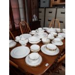 A VERY LARGE AMOUNT OF WEDGWOOD CALIFORNIA DINNER AND TEA SERVICE