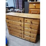 A MODERN PINE 10 DRAWER BEDROOM CHEST