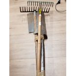 BUNDLE OF GARDEN TOOLS SPADES AND FORKS