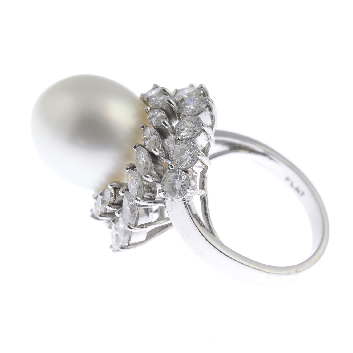 A cultured pearl and diamond cluster ring. - Image 2 of 3