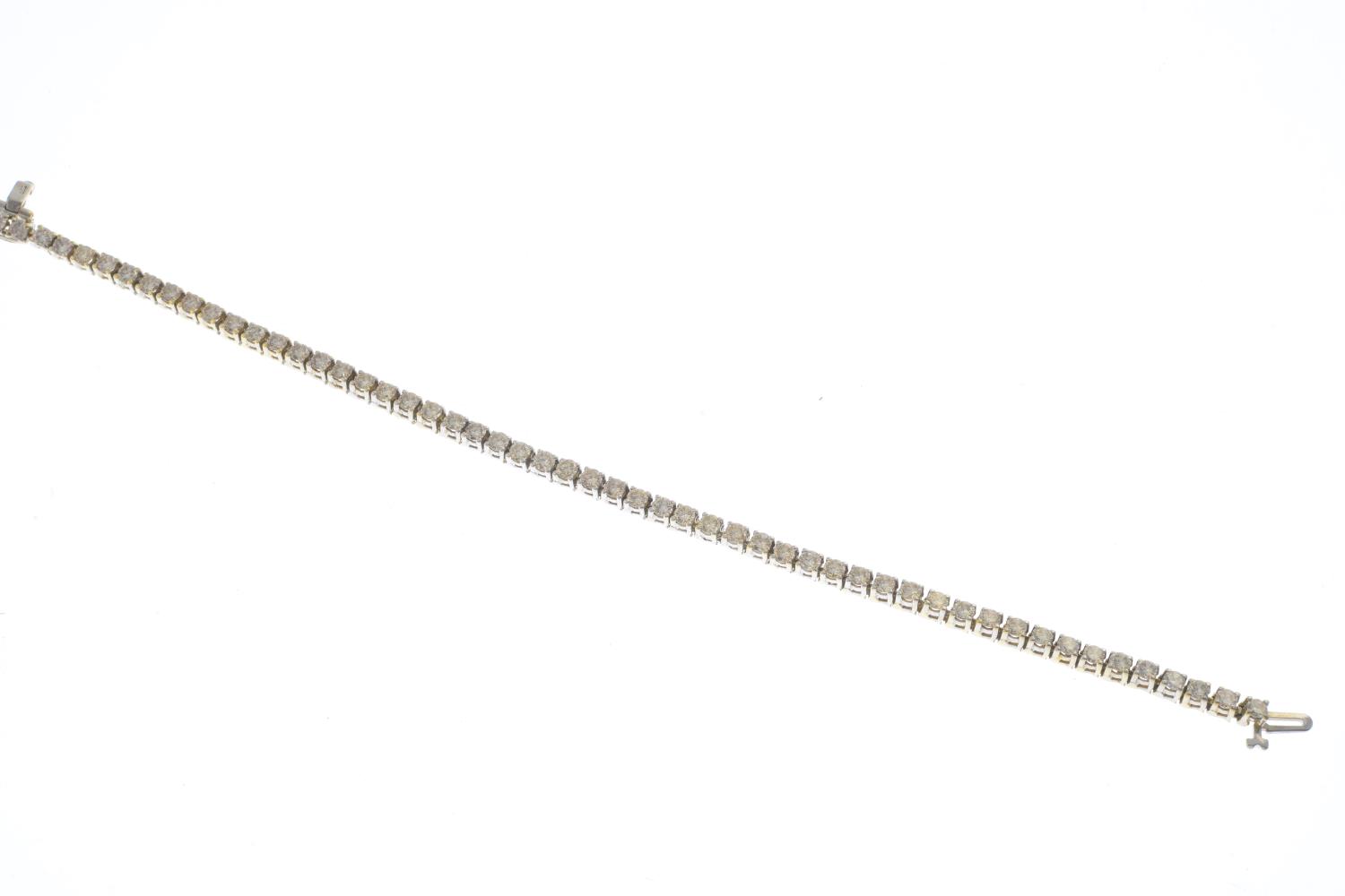 A diamond bracelet. - Image 2 of 3