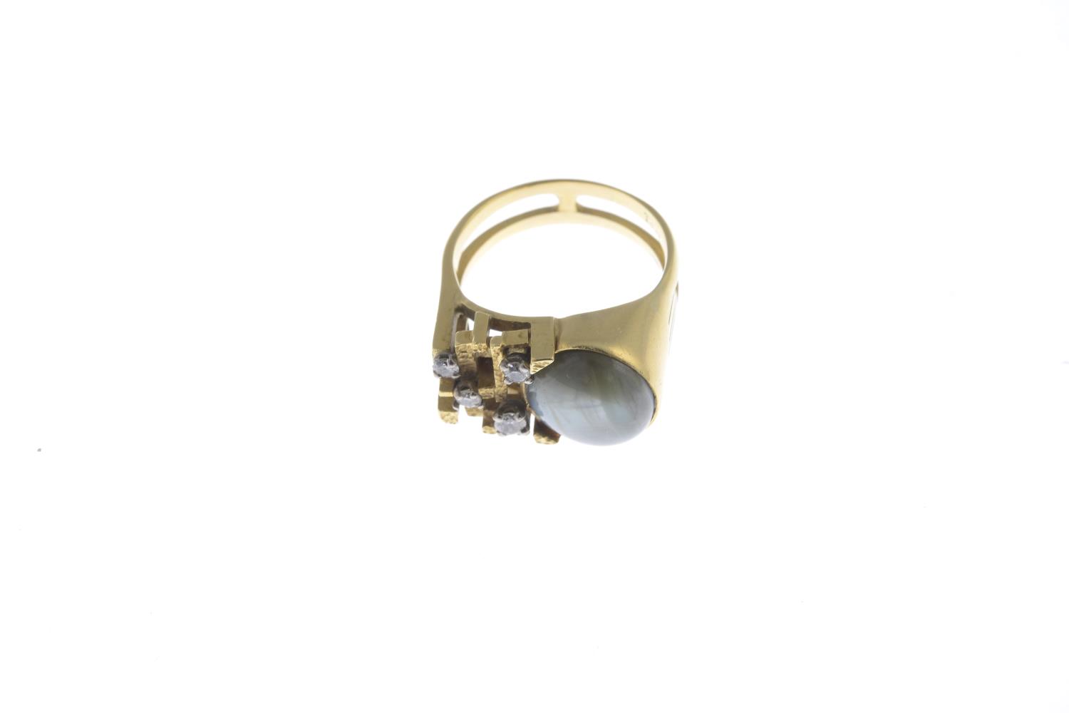 A chrysoberyl and diamond dress ring. - Image 3 of 3