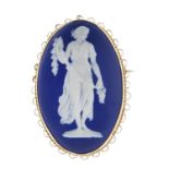 A 9ct gold composite ceramic cameo brooch.