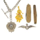 A selection of jewellery and further items.