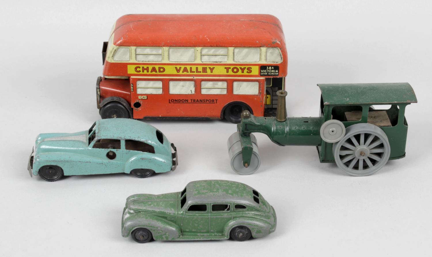 A mixed selection of diecast model vehicles,