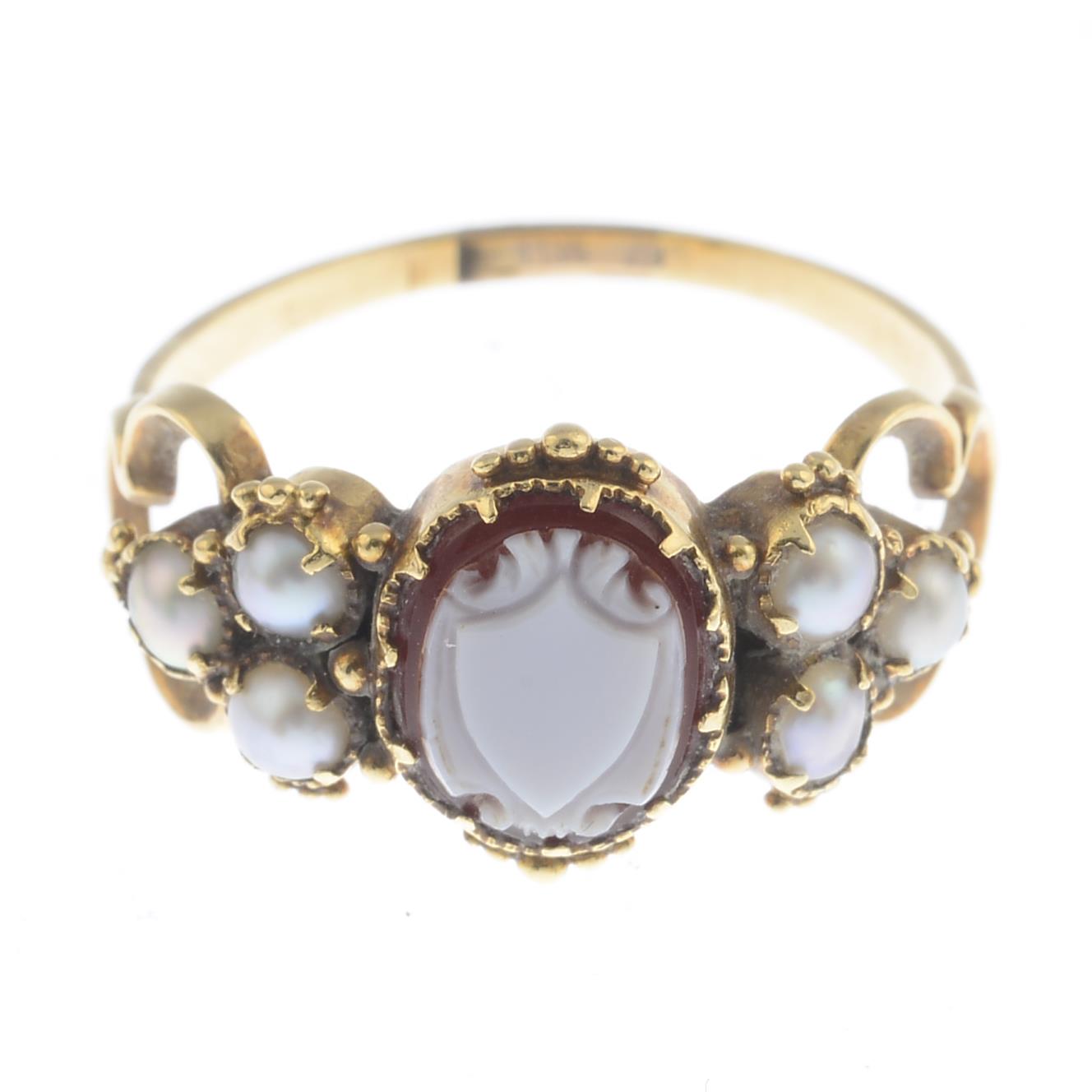 A mid Victorian gold sardonyx and split pearl ring. - Image 3 of 3