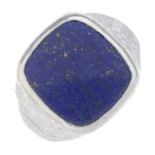 A 1970s 18ct gold lapis lazuli signet ring.