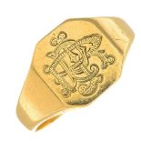An Edwardian 22ct gold signet ring.