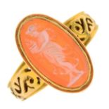 An Edwardian 18ct gold shell cameo ring.