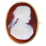 An agate cameo brooch.