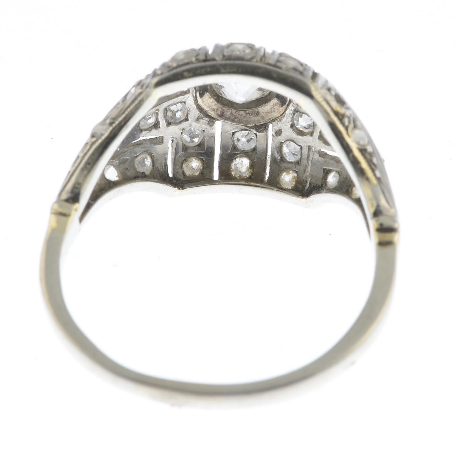 A diamond dress ring. - Image 3 of 3