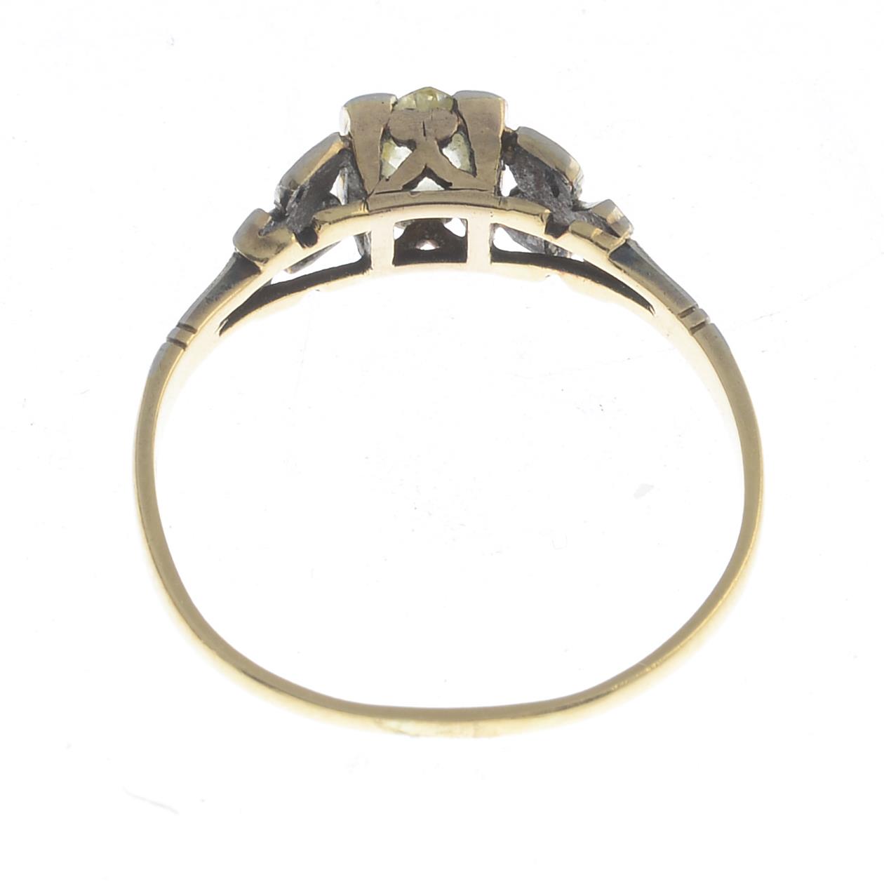 A coloured diamond single-stone ring. - Image 2 of 3