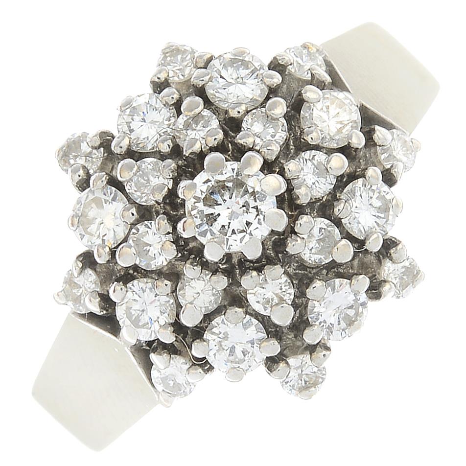 An 18ct gold diamond cluster ring.