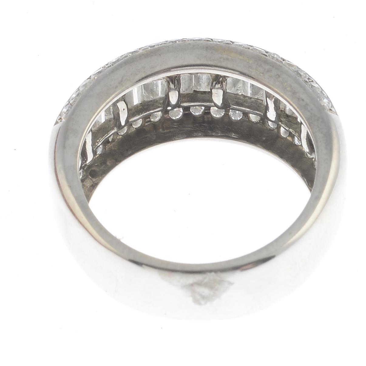 A diamond dress ring. - Image 2 of 3