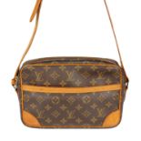 LOUIS VUITTON - a Monogram Trocadero handbag.