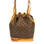 LOUIS VUITTON - a Monogram Noe GM bucket handbag.