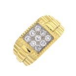 An 18ct gold diamond signet ring.Estimated total diamond weight 0.40ct.Hallmarks for London,