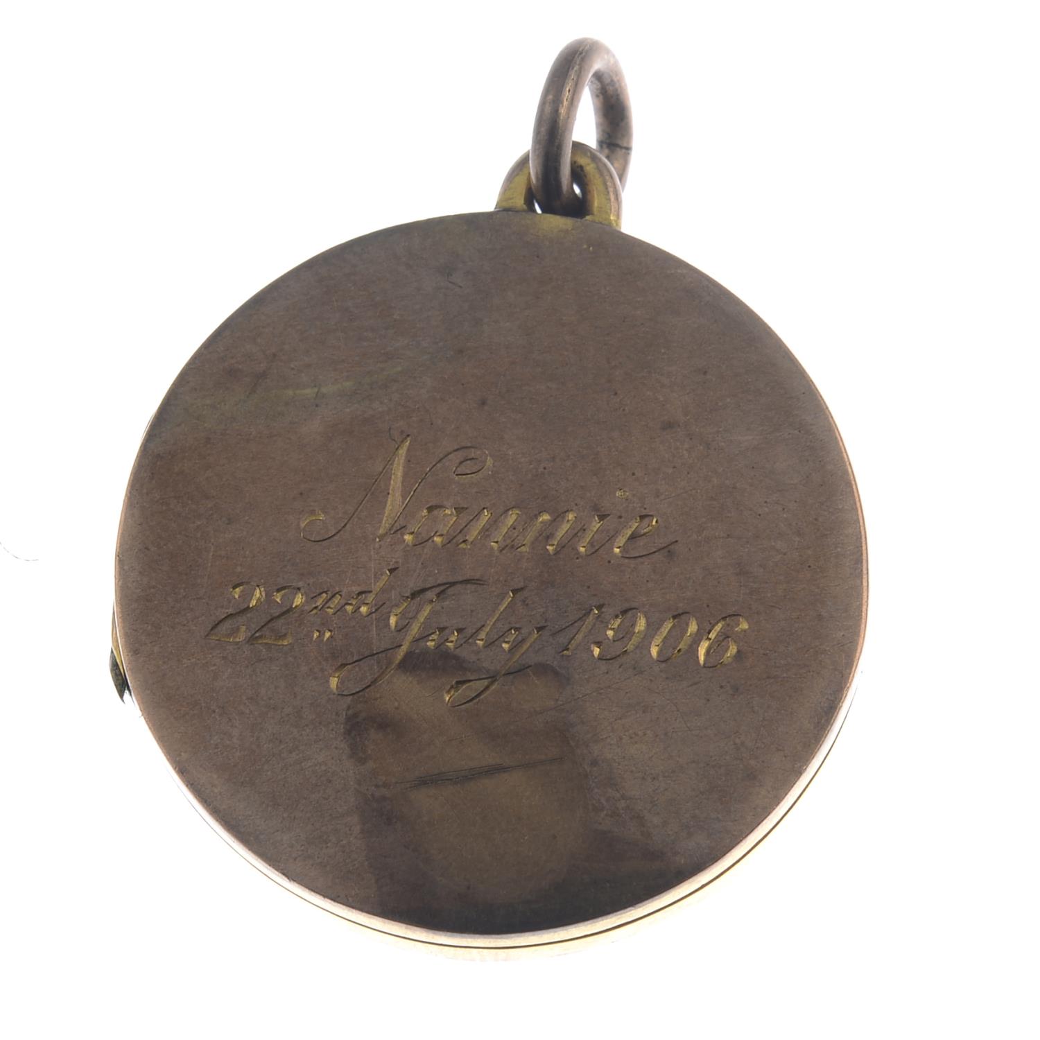 An Edwardian 9ct gold engraved locket, - Image 2 of 3