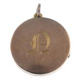 An Edwardian 9ct gold engraved locket,