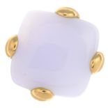 An 18ct gold chalcedony ring dress ring,