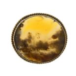 An early 20th century gold agate brooch.AF.