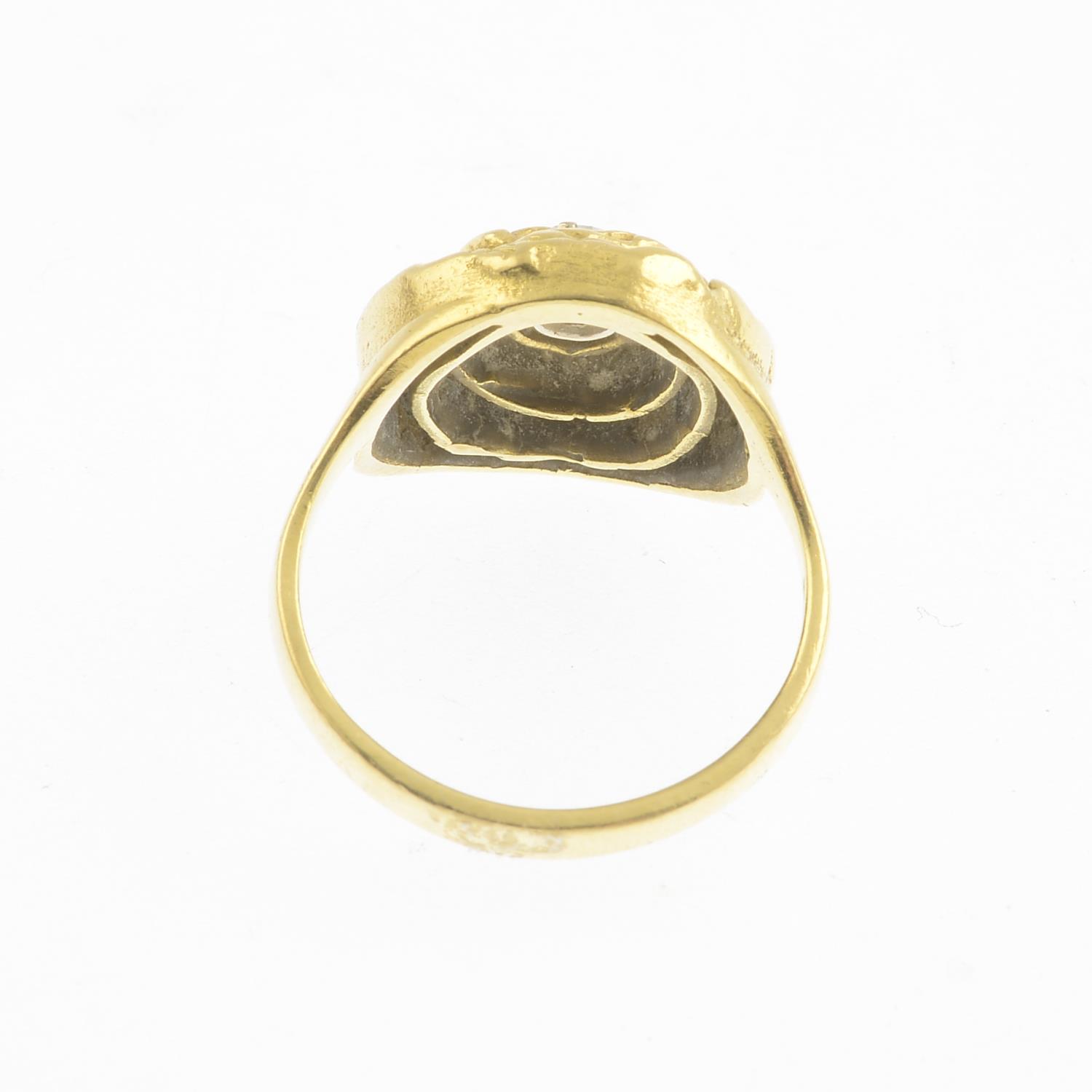 An 18ct gold diamond dress ring.Estimated diamond weight 0.20ct, - Image 2 of 3