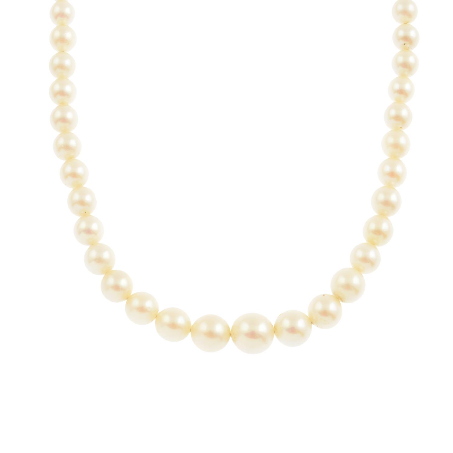 A graduated cultured pearl single strand, clasp deficient.Cultured pearl diameter 8 to 4mms.