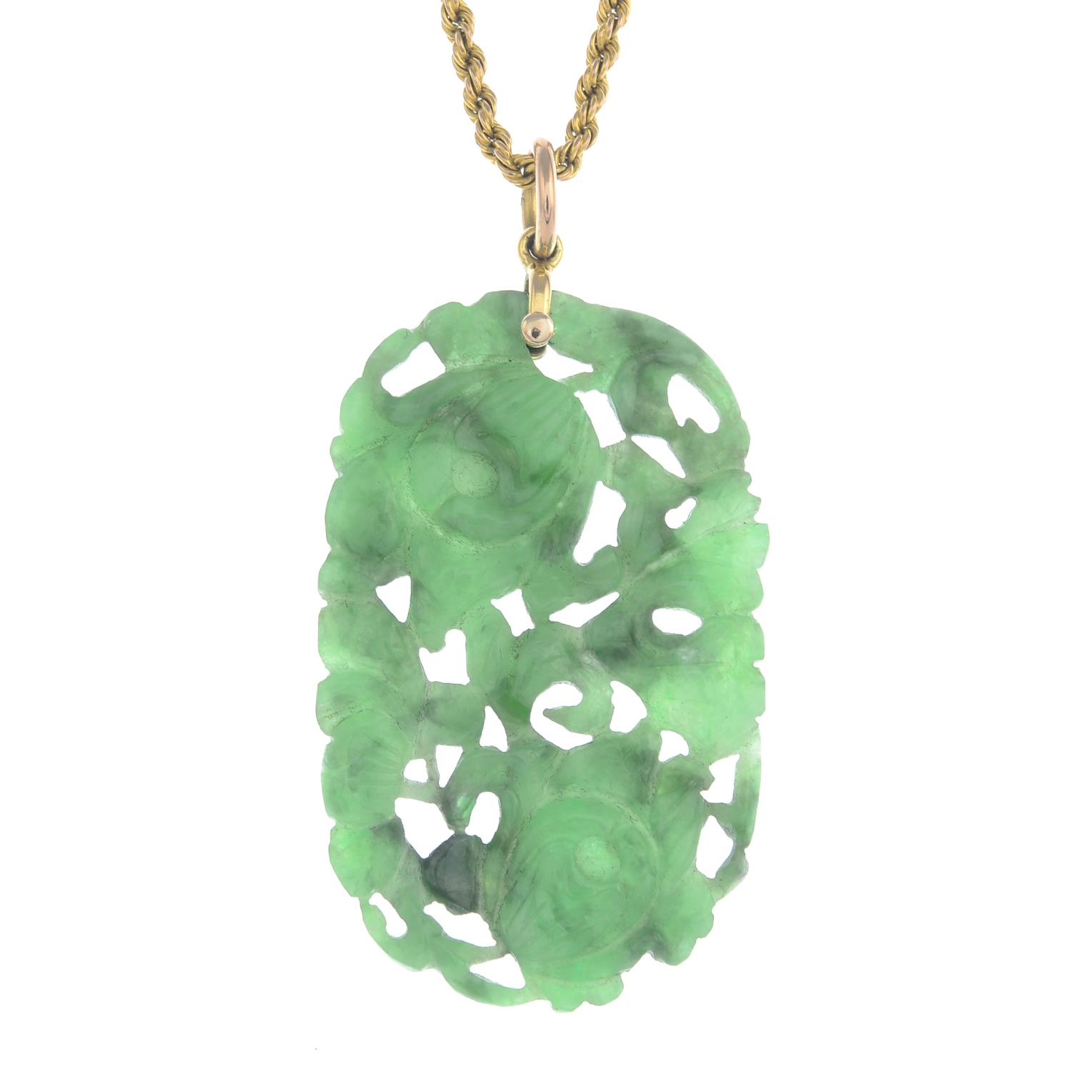 A jade pendant, suspended from a rope-link chain. - Image 4 of 4