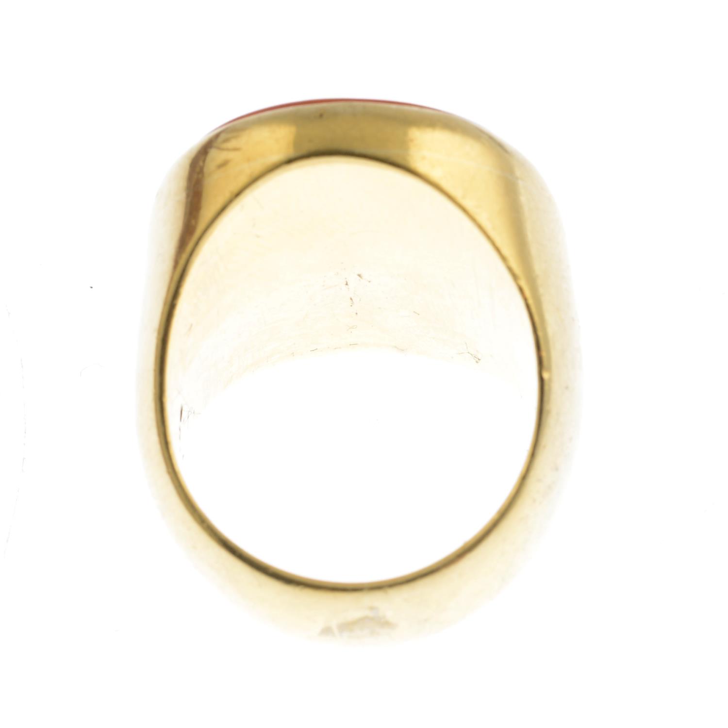 A carnelian signet ring. - Image 2 of 3