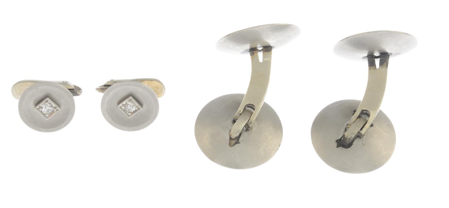 A gentleman's diamond dress set, comprising a pair of cufflinks and two dress studs. - Image 2 of 2