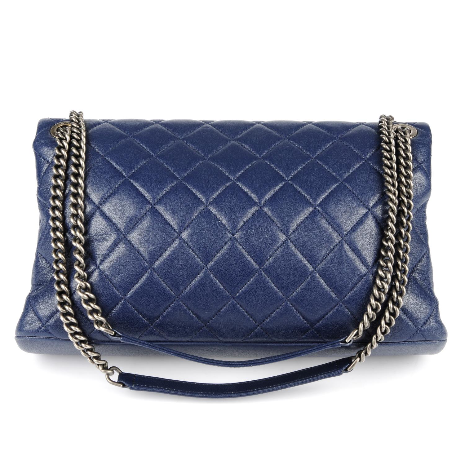 CHANEL - a blue quilted Single Flap handbag. - Image 2 of 8