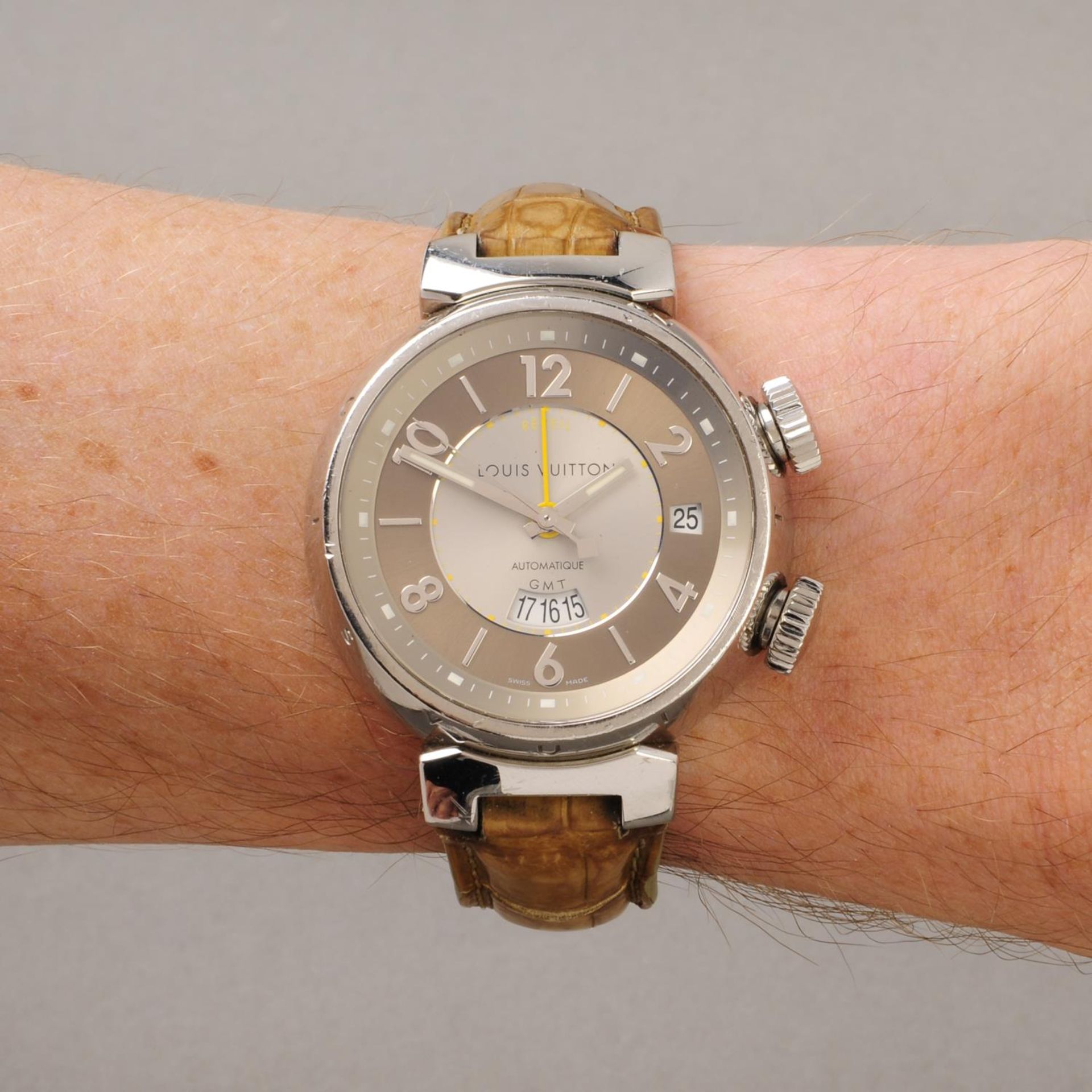 LOUIS VUITTON - a gentleman's Tambour GMT wrist watch. - Image 3 of 6