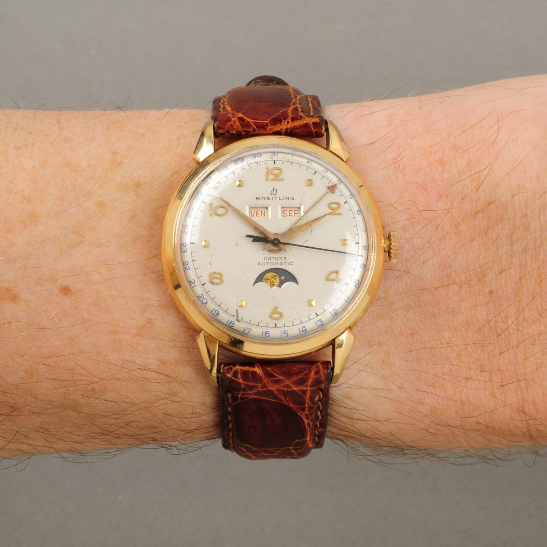 BREITLING - a gentleman's Datora triple date moonphase wrist watch. - Image 3 of 5