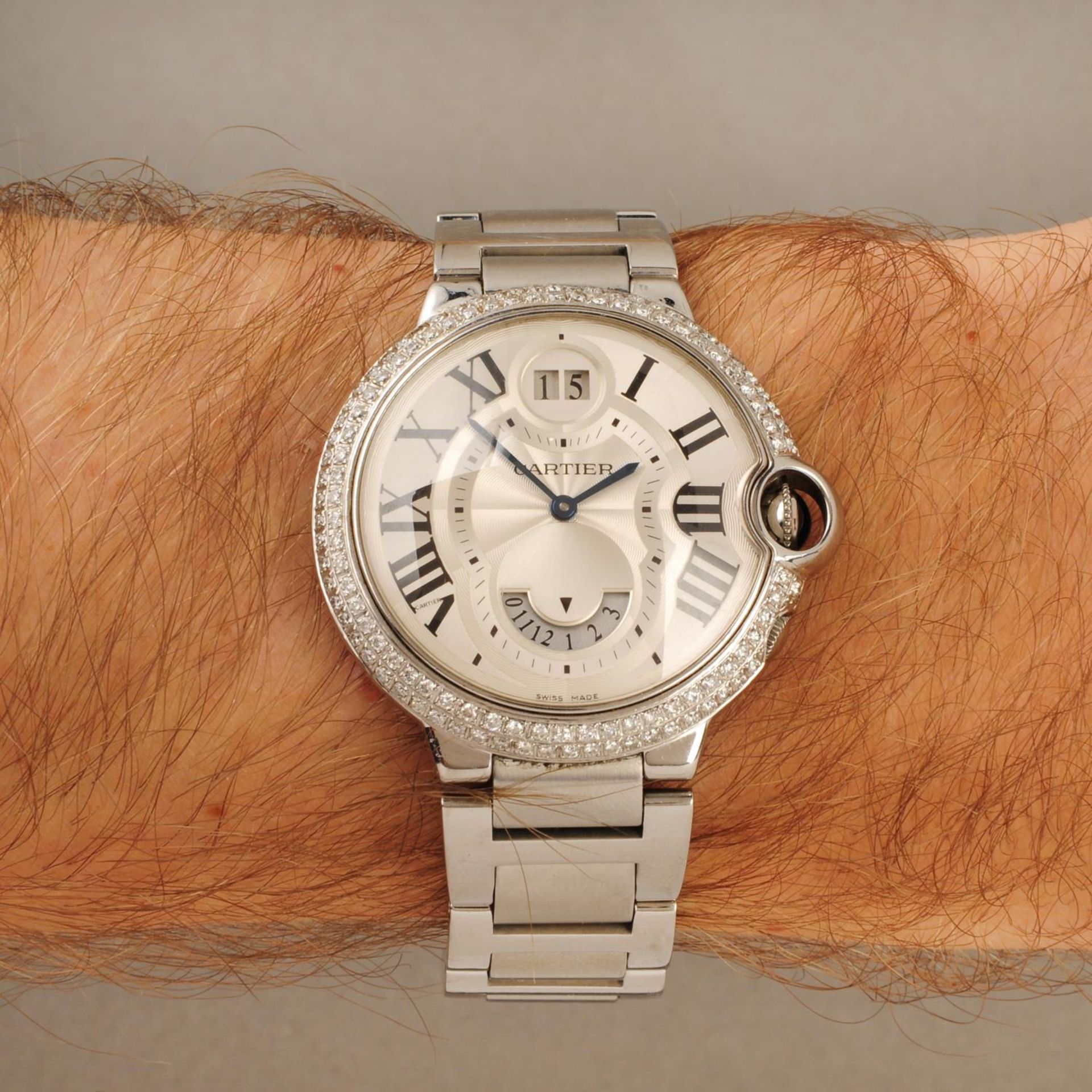 CARTIER - a gentleman's Ballon Bleu Two Timezone bracelet watch. - Image 3 of 5