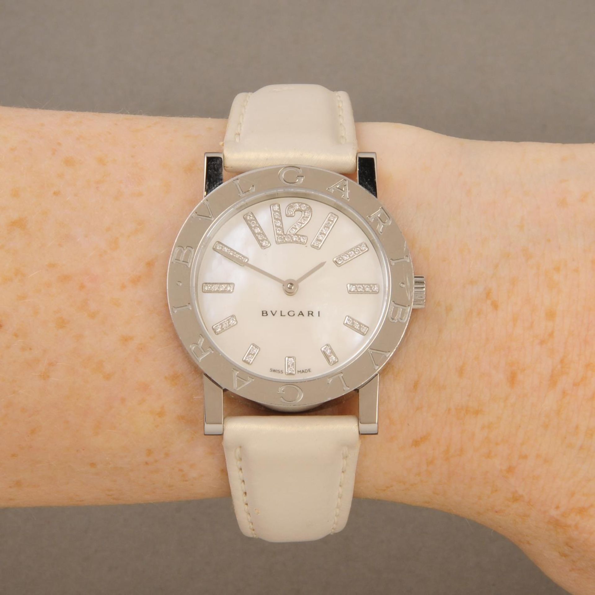 BULGARI - a lady's Bulgari wrist watch. Stainless steel case. Reference BB33SL, serial D12967. - Image 3 of 5