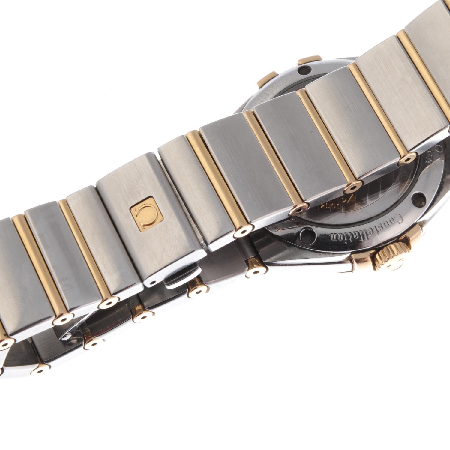OMEGA - a gentleman's Constellation Co-Axial bracelet watch. Stainless steel case with yellow - Image 2 of 5