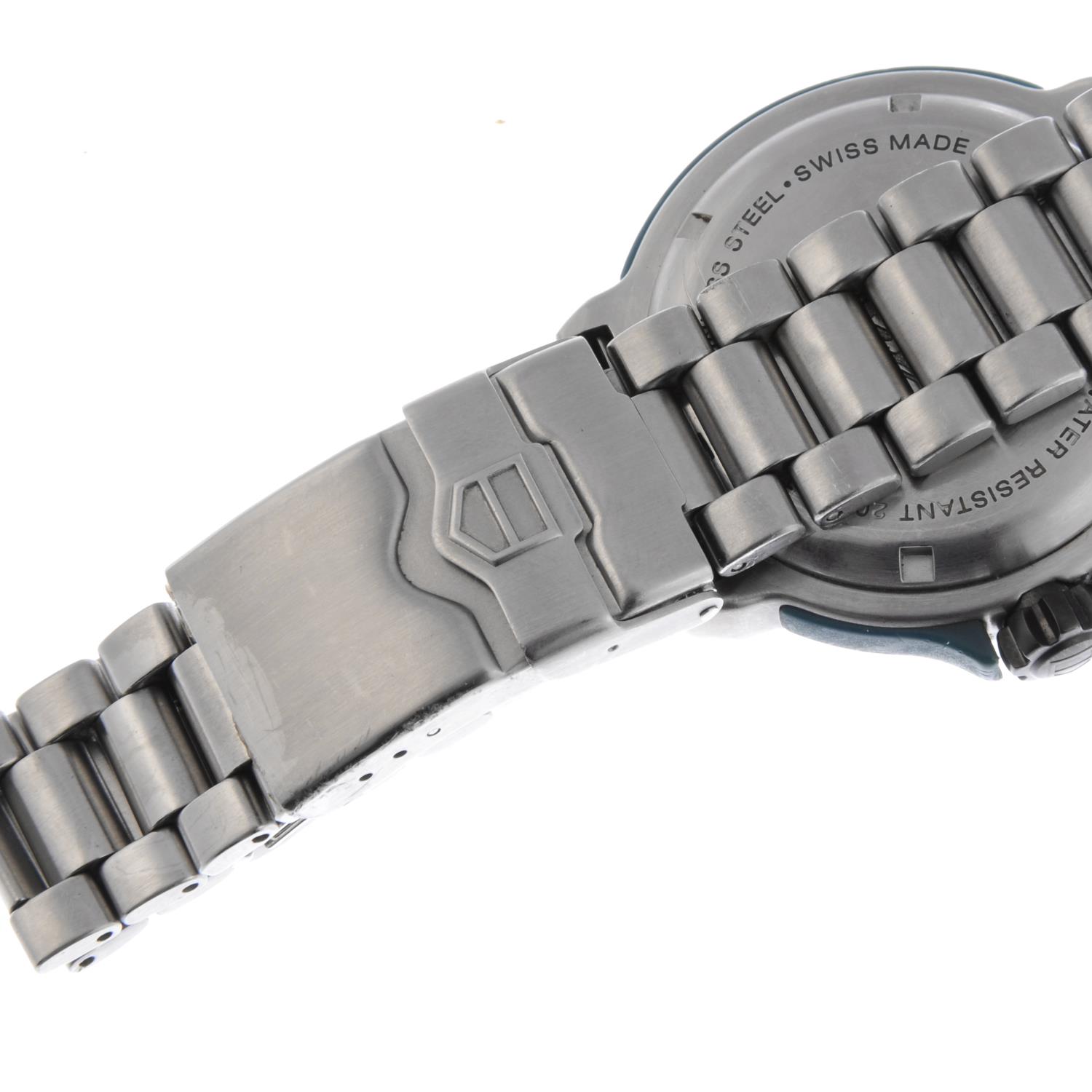 TAG HEUER - a gentleman's Formula 1 bracelet watch. Stainless steel case with calibrated bezel. - Image 2 of 5