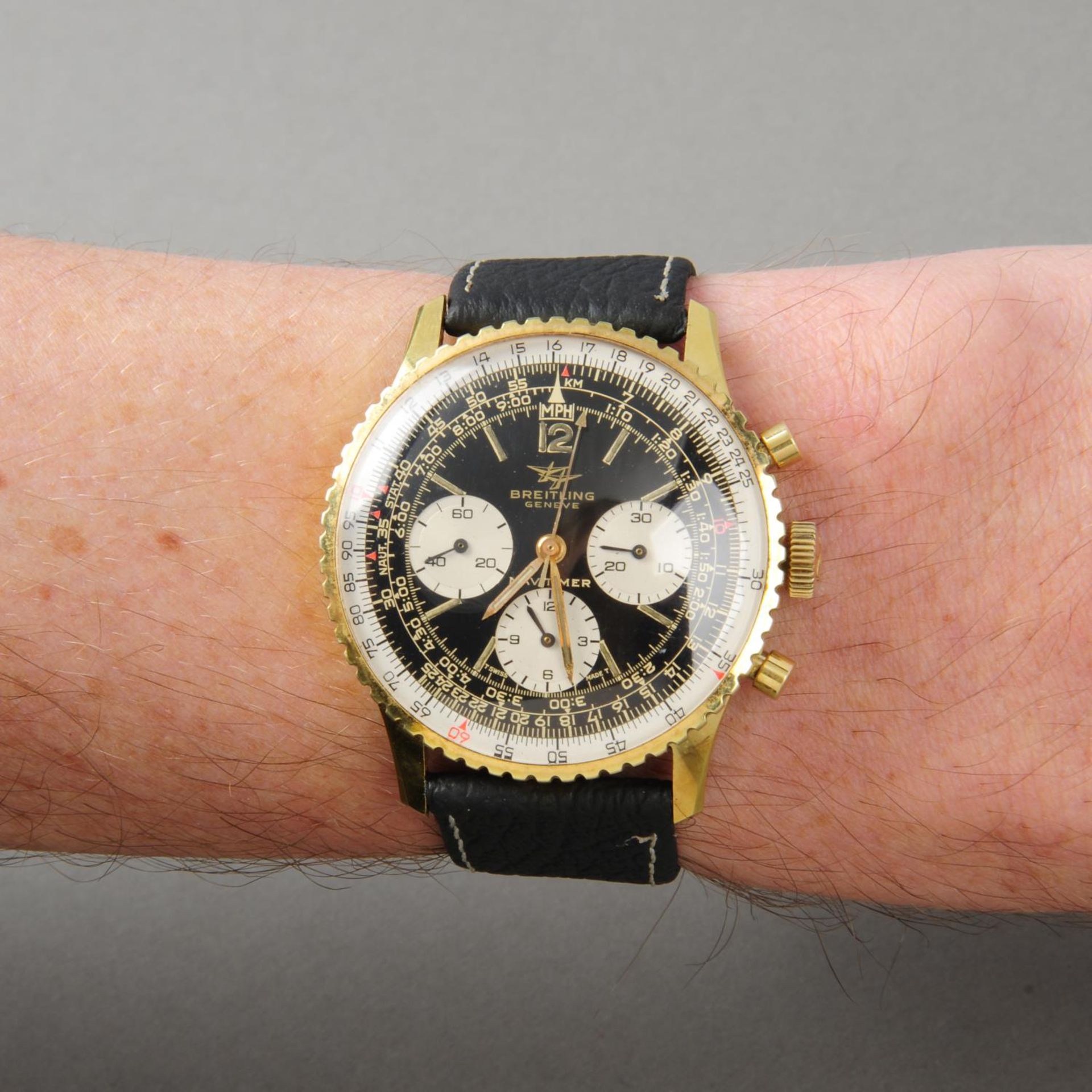 BREITLING - a gentleman's Navitimer chronograph wrist watch. Gold plated case with inner slide - Image 3 of 5