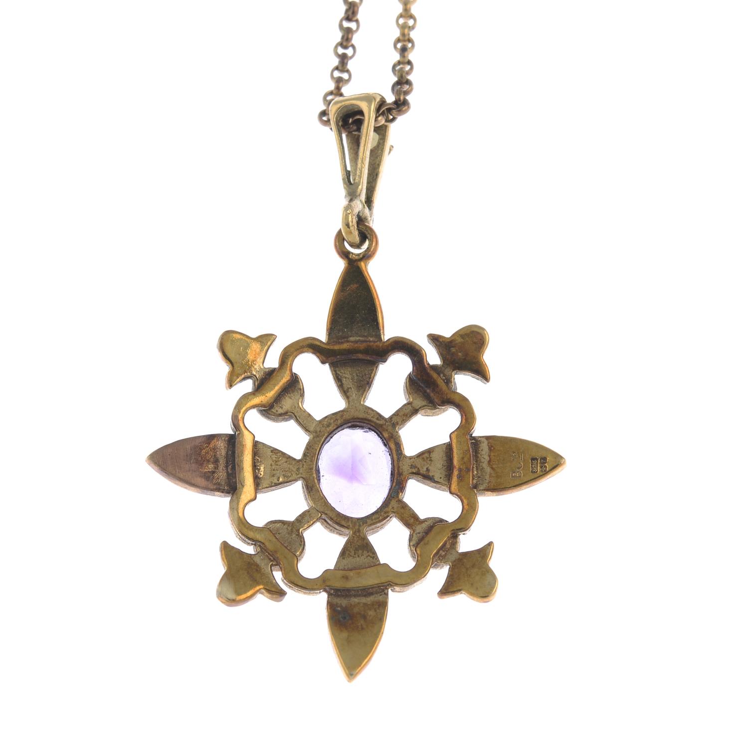 A 9ct gold amethyst and split pearl pendant, with 9ct gold chain. - Image 2 of 3