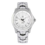 (65138) TAG HEUER - a gentleman's Link bracelet watch.