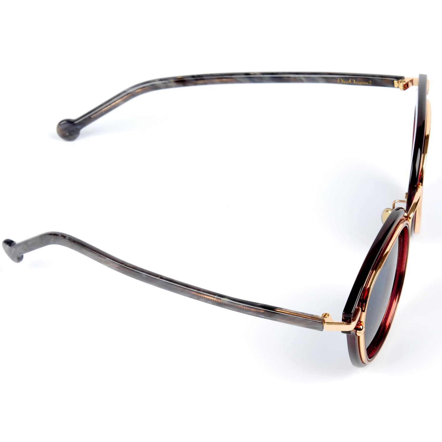 CHRISTIAN DIOR - a pair of sunglasses. - Image 3 of 4