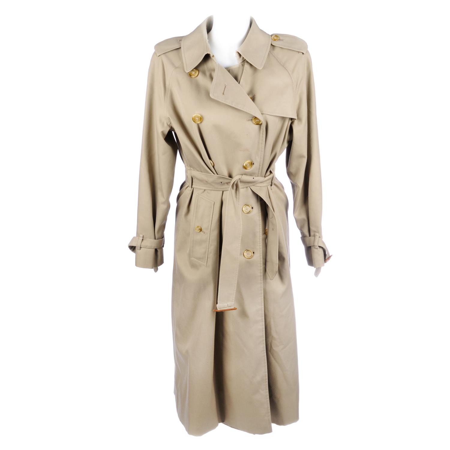 BURBERRY - a women's classic trench coat.