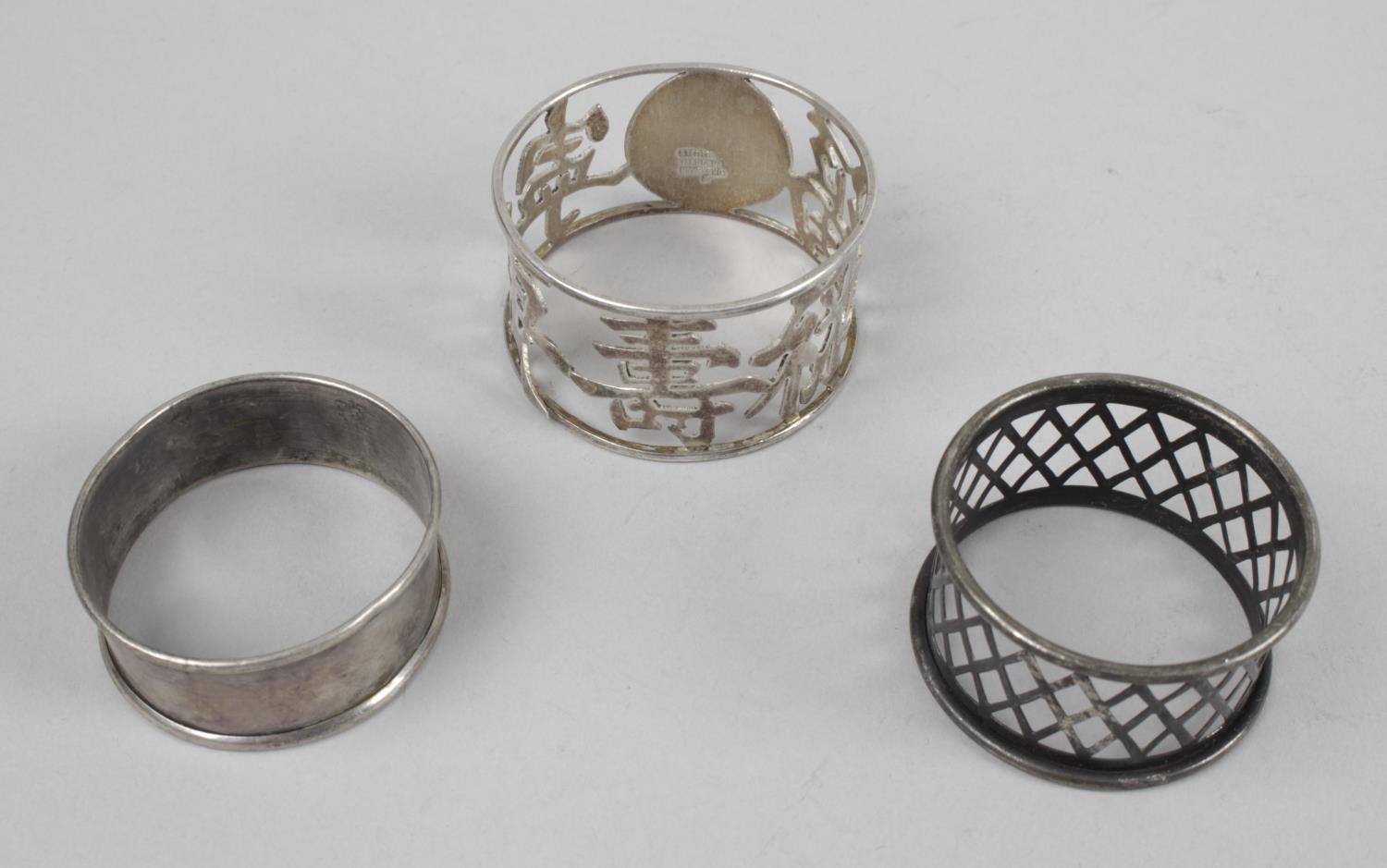 A selection of fifteen assorted napkin rings, - Image 5 of 6