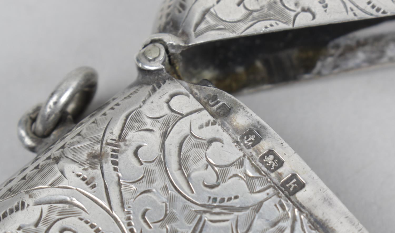 Four Edwardian silver vesta cases, - Image 3 of 5