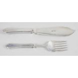 A pair of modern silver plain handled fish servers.