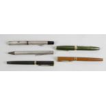 A collection of twelve assorted vintage fountain and other pens,